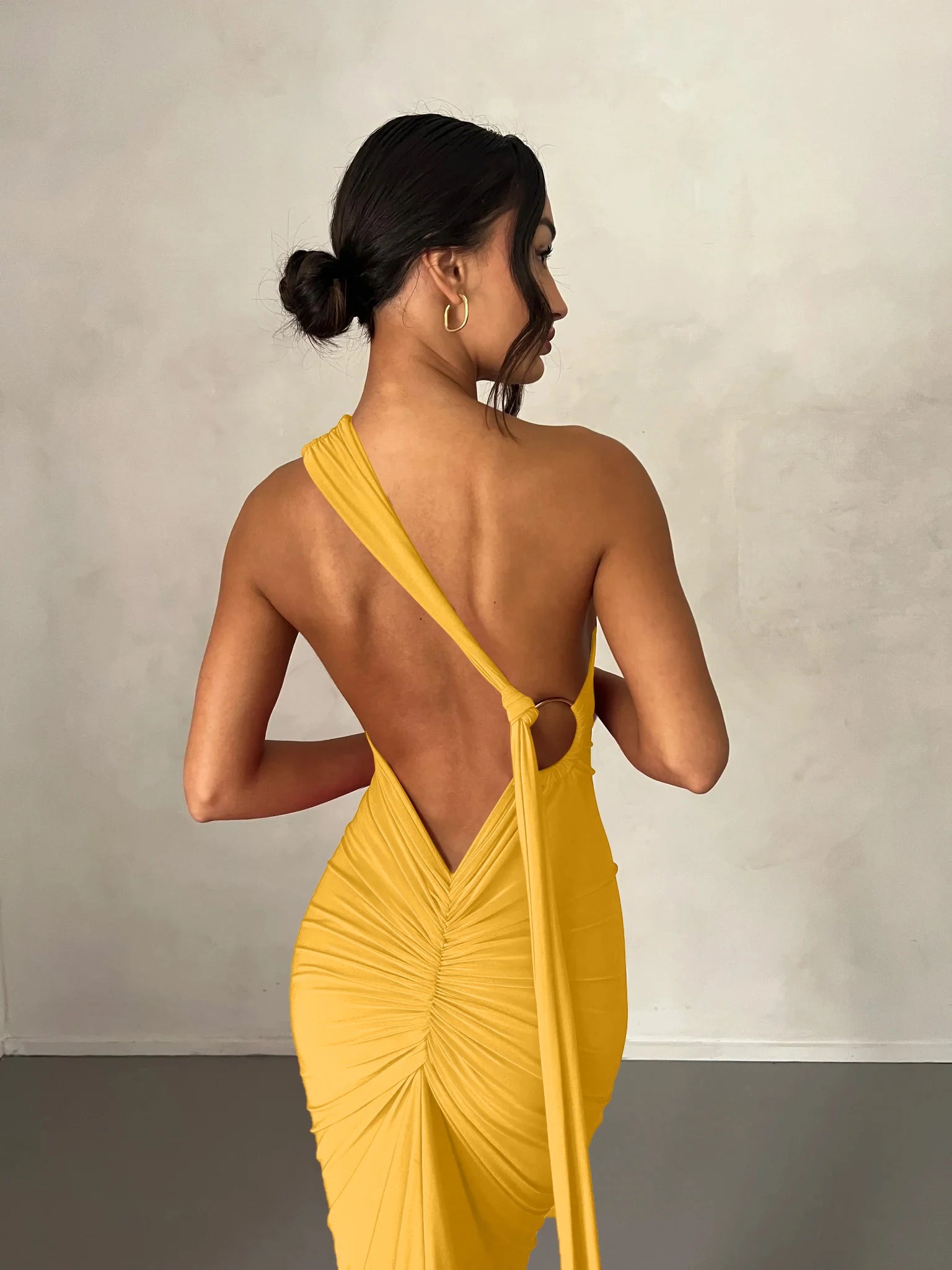 Hugcitar One Shoulder Backless Adjustable Scarf Loop Ruched Sexy Maxi Dress Women Elegant Y2K Streetwear Festival Outfit dress