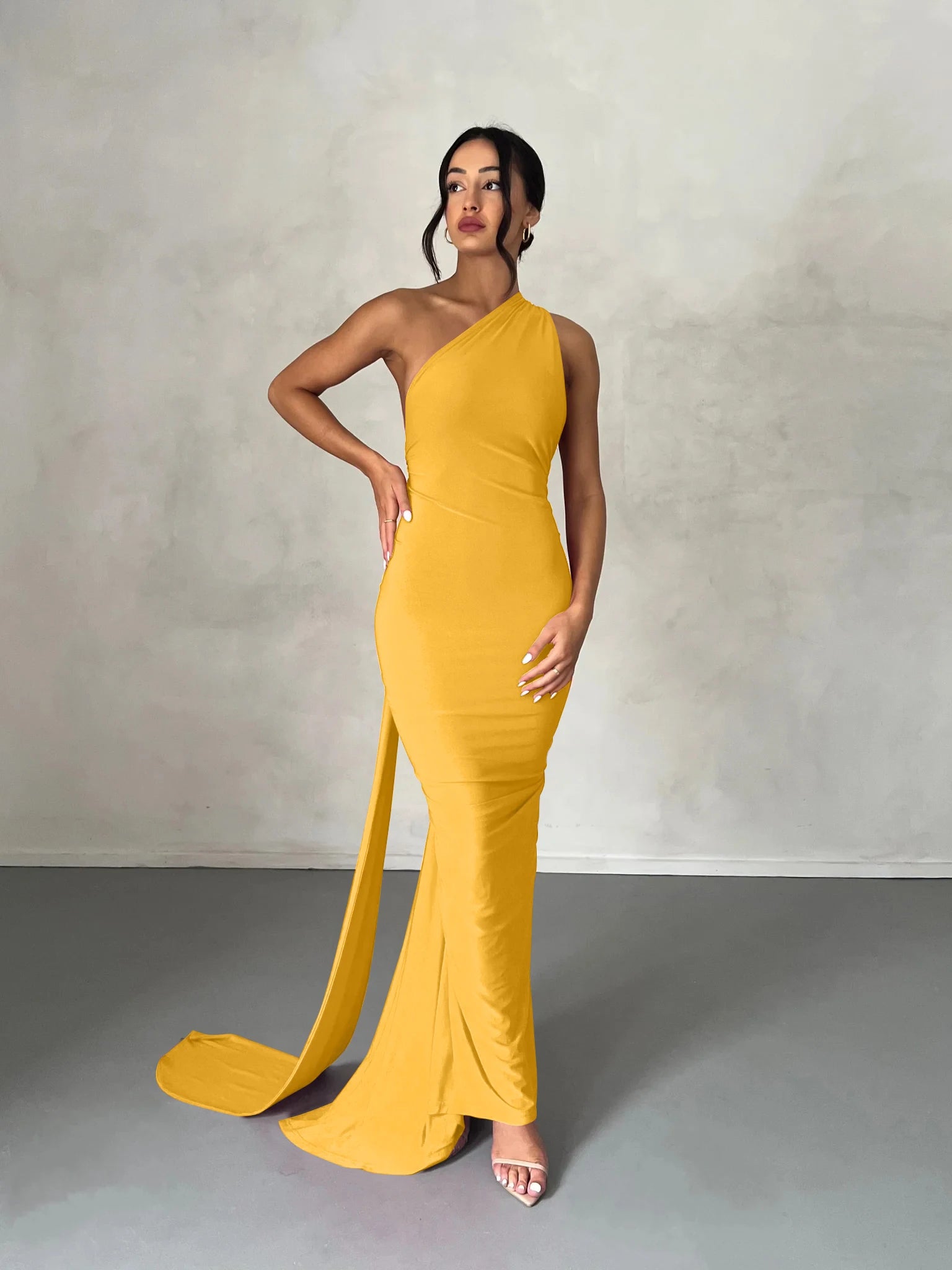 Hugcitar One Shoulder Backless Adjustable Scarf Loop Ruched Sexy Maxi Dress Women Elegant Y2K Streetwear Festival Outfit dress